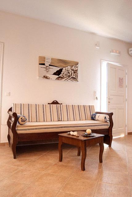 Island House Mare Apartment ไมโลโพตาส ภายนอก รูปภาพ